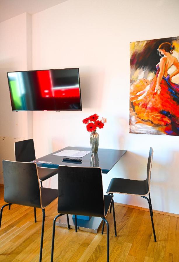 Modern Suite Naschmarkt Vienna Exterior photo