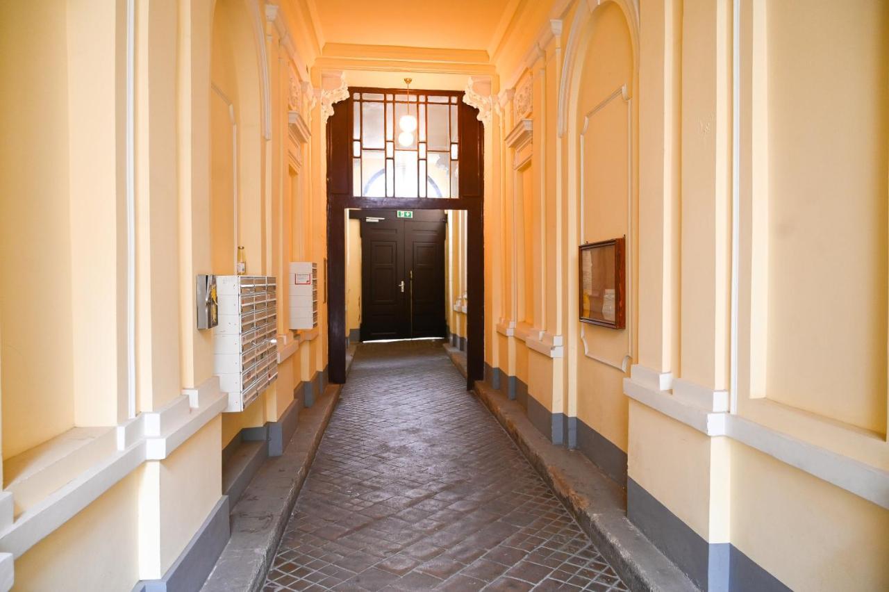 Modern Suite Naschmarkt Vienna Exterior photo